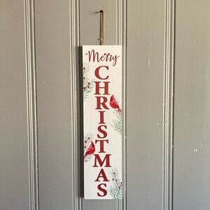 NWT- 24” Stunning White Wooden Vertical Merrry Christmas w/ Cardinals Decor Sign